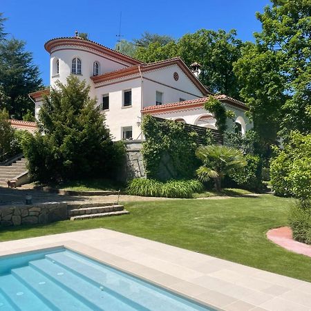 Espectacular Casa Chateau En El Centro De Olot Zewnętrze zdjęcie