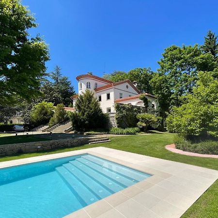 Espectacular Casa Chateau En El Centro De Olot Zewnętrze zdjęcie
