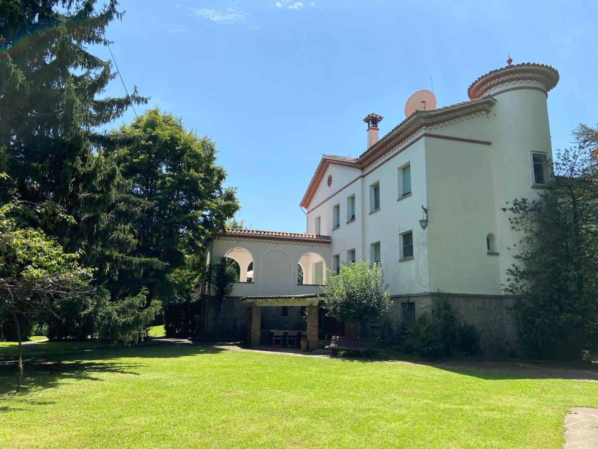 Espectacular Casa Chateau En El Centro De Olot Zewnętrze zdjęcie