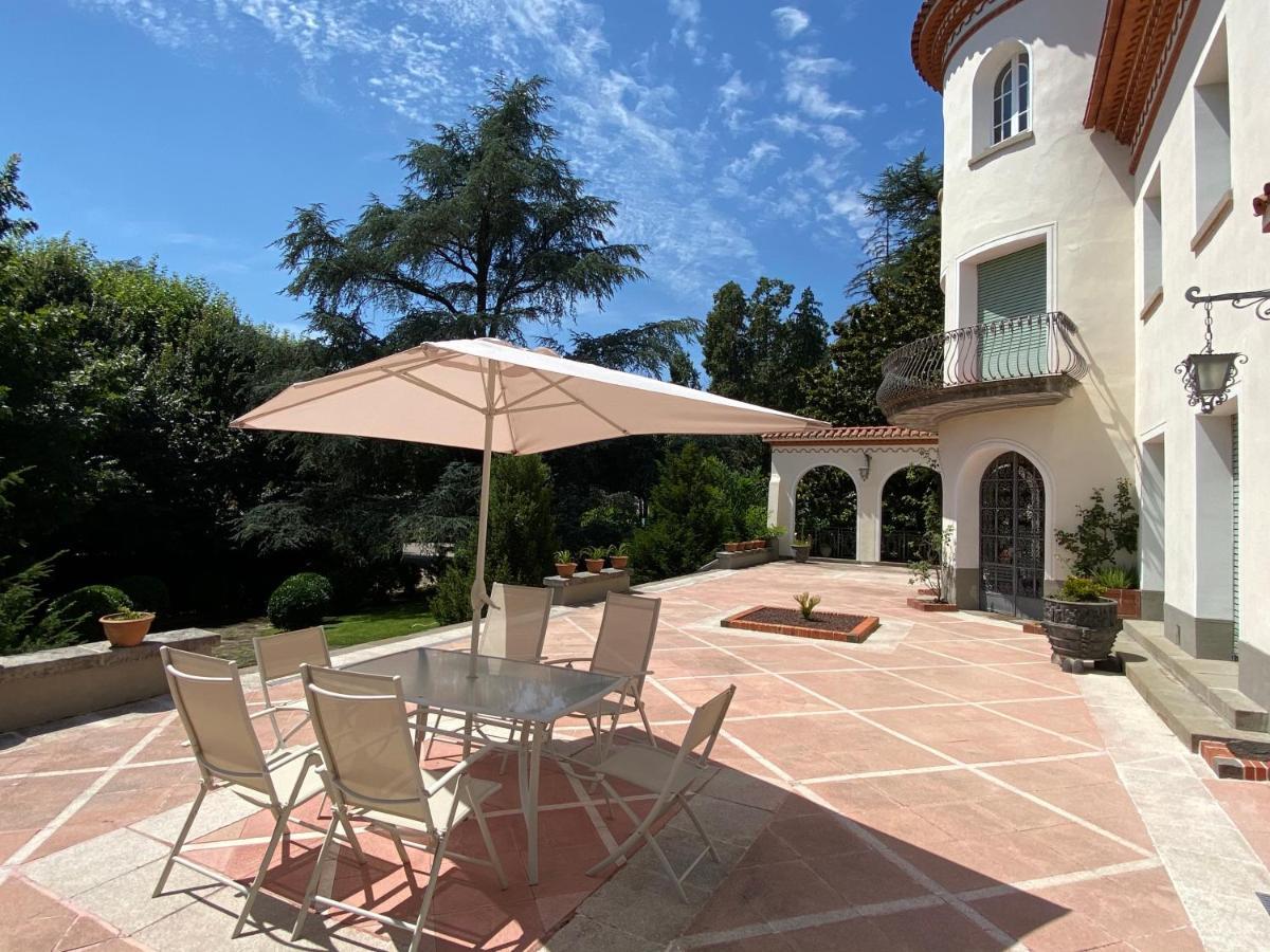 Espectacular Casa Chateau En El Centro De Olot Zewnętrze zdjęcie
