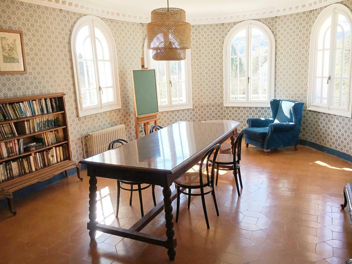 Espectacular Casa Chateau En El Centro De Olot Zewnętrze zdjęcie